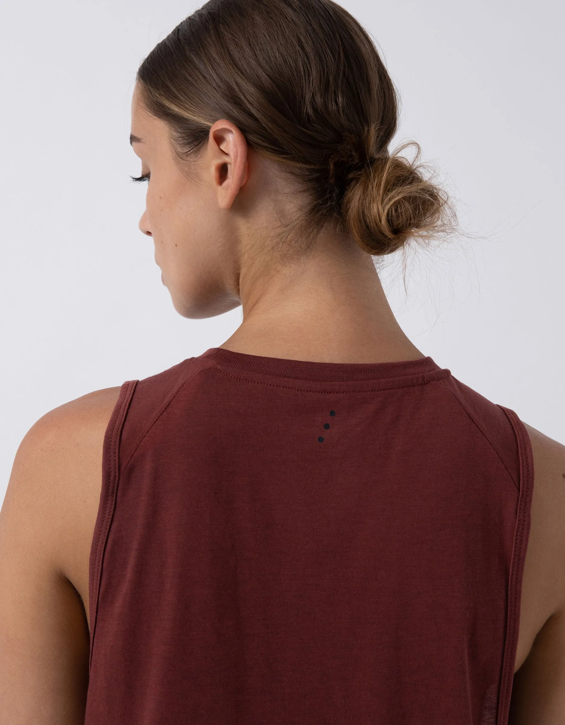 Oxy Edge Crop Tank Dk Cherry